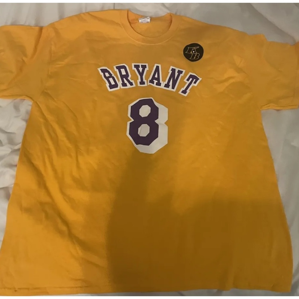 Kobe Bryant Staples Center Memorial official T-Shirt size adult XL